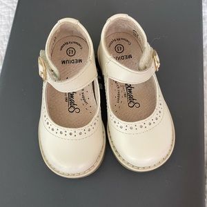 Ivory Mary Janes VGUC